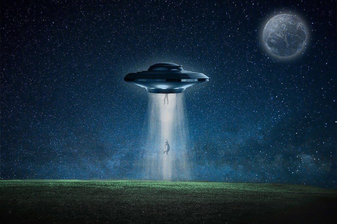 spaceship, spacescraft, alien-4828098.jpg